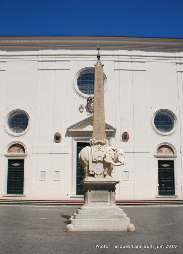 Obélisque de la piazza della Minerva, Rome, Italie