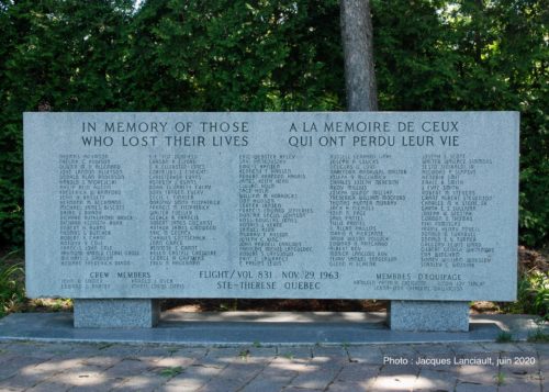 Monument funéraire des victimes de l’écrasement du vol 831, Sainte-Thérèse, Québec