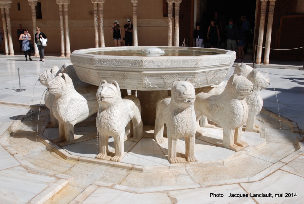 Patio de los Leones, Alhambra, Grenade, Andalousie, Espagne