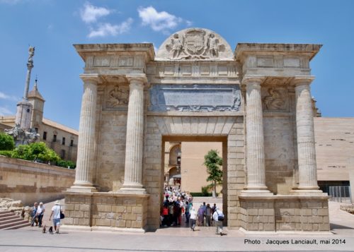 Puerta del Puente, Cordoue, Andalousie, Espagne