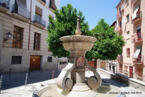 Fontaine de la plaza San Bartolomé, Jaén, Andalousie, Espagne