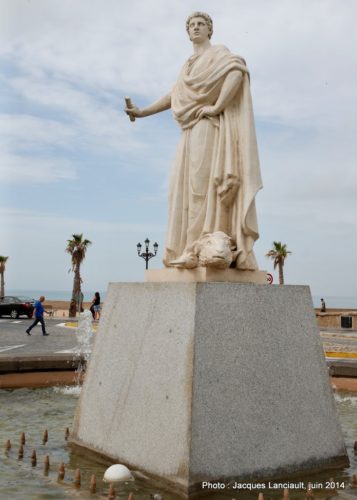 Statue de Lucio Cornelio Balbo le Jeune, Cádiz, Andalousie, Espagne