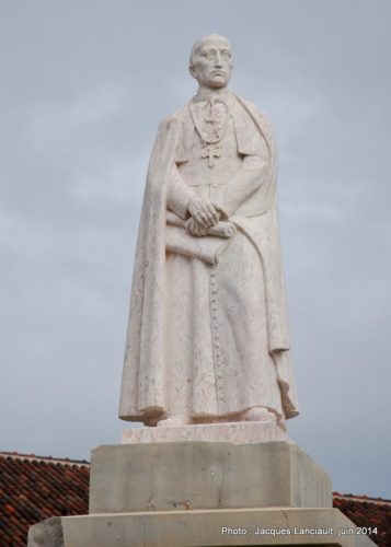 Monument Francisco Gomes de Avelar, Faro, Algarve, Portugal