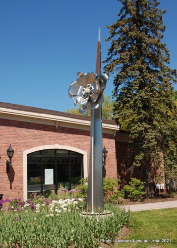 Fleur de métal, bibliothèque de Rosemère, Rosemère, Québec