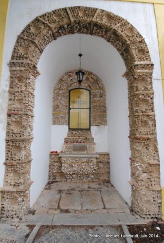 Capela dos ossos, Faro, Portugal