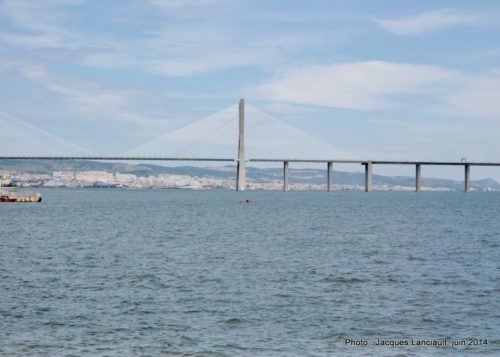 Pont Vasco de Gama, parc des Nations, Lisbonne, Portugal