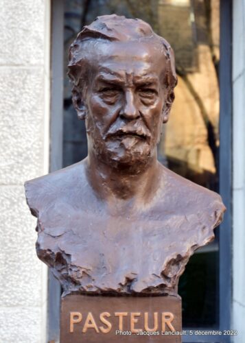 Louis Pasteur, place Louis-Pasteur, Montréal, Québec