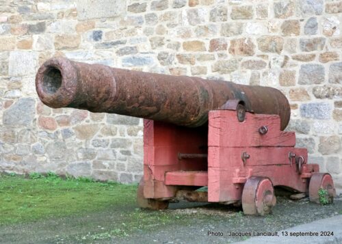  Ancre et canon, Saint-Malo, Bretagne, France
