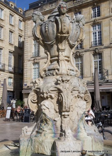 Fontaine, place du Parlement, Bordeaux, Nouvelle-Aquitaine, France
