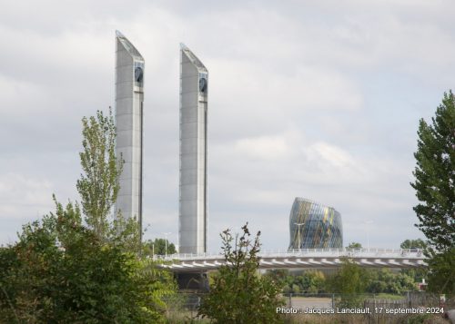 Pont Jacques-Chaban-Delmas, Bordeaux, Nouvelle-Aquitaine, France