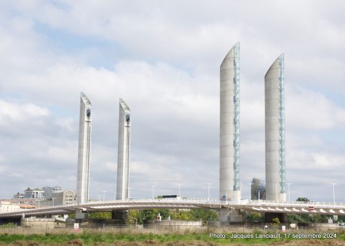Pont Jacques-Chaban-Delmas, Bordeaux, Nouvelle-Aquitaine, France