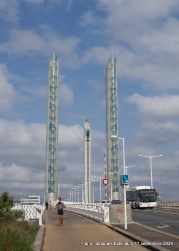 Pont Jacques-Chaban-Delmas, Bordeaux, Nouvelle-Aquitaine, France