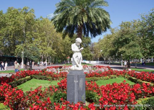 Leyendo, Parque de Dona Casilda, Bilbao, Espagne