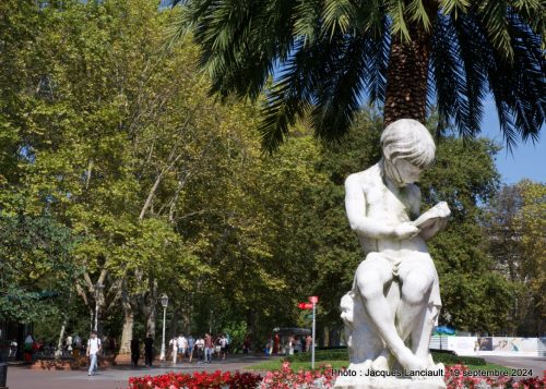 Leyendo, Parque de Dona Casilda, Bilbao, Espagne