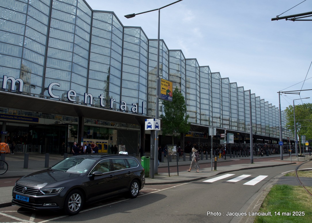 Rotterdam : des édifices au superbe design, des sculptures partout… et une gare époustouflante!