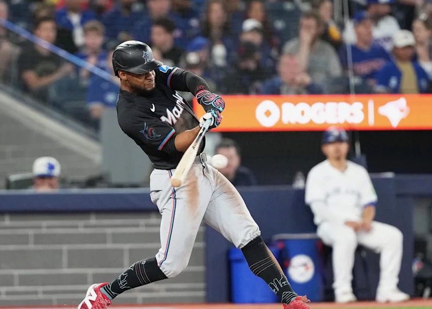 Otto López claque trois doubles… et produit deux points dans la victoire des Marlins!