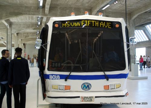 The Bus, collection permanente, Musée Fenix, Rotterdam, Pays-Bas