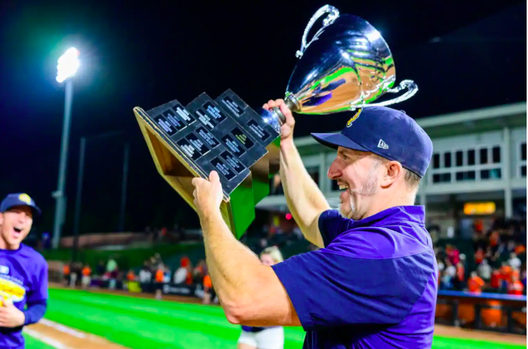 Les Capitales de Québec ont remporté hier un quatrième championnat d’affilée de la Ligue Frontière.