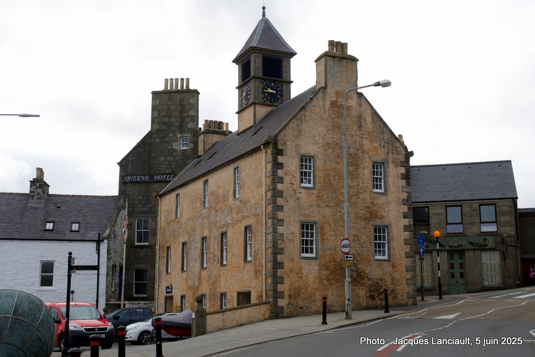 Tolbooth et sa tour de l’Horloge, Lerwick, Écosse, Royaume-Uni