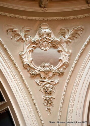 Grand escalier, hall d’entrée, Hôtel de Ville, Belfast, Irlande du Nord, Royaume-Uni