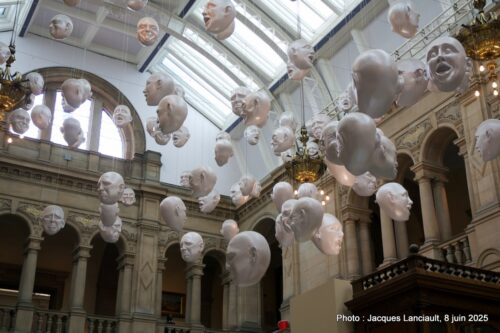 Floating Heads, Kelvingrove Art Gallery and Museum, Glasgow, Écosse, Royaume-Uni