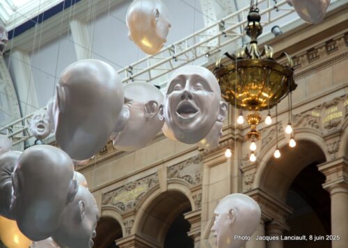 Floating Heads, Kelvingrove Art Gallery and Museum, Glasgow, Écosse, Royaume-Uni
