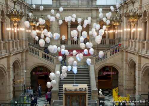 Floating Heads, Kelvingrove Art Gallery and Museum, Glasgow, Écosse, Royaume-Uni