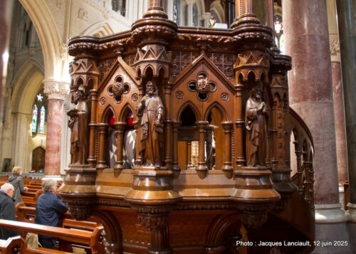 Chaire, cathédrale Saint Colman, Cobh, République d’Irlande