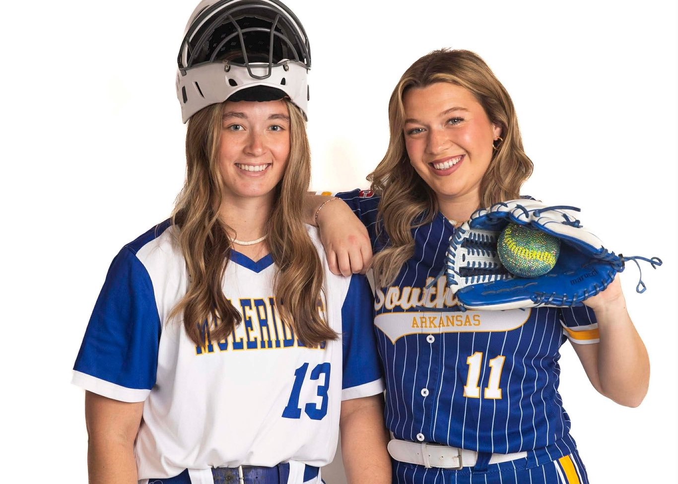 Emma Duncan et Jenny Bouthillier… une batterie québécoise qui brille sur un terrain de softball du Texas!