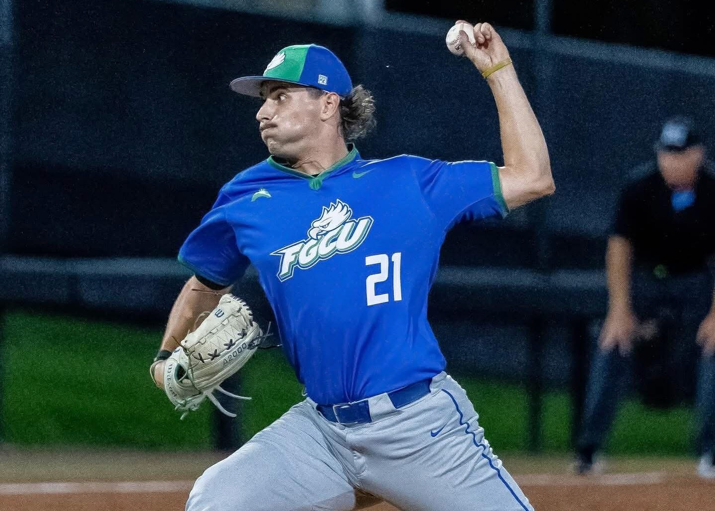 Elliot Cadieux-Lanoue remporte sa première victoire de la saison!
